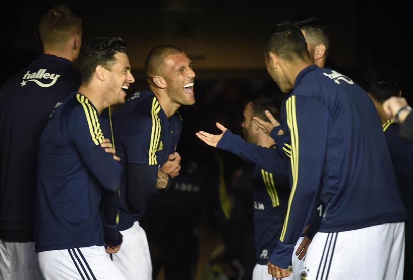 Fenerbahçe-Beşiktaş maçı iptal oldu