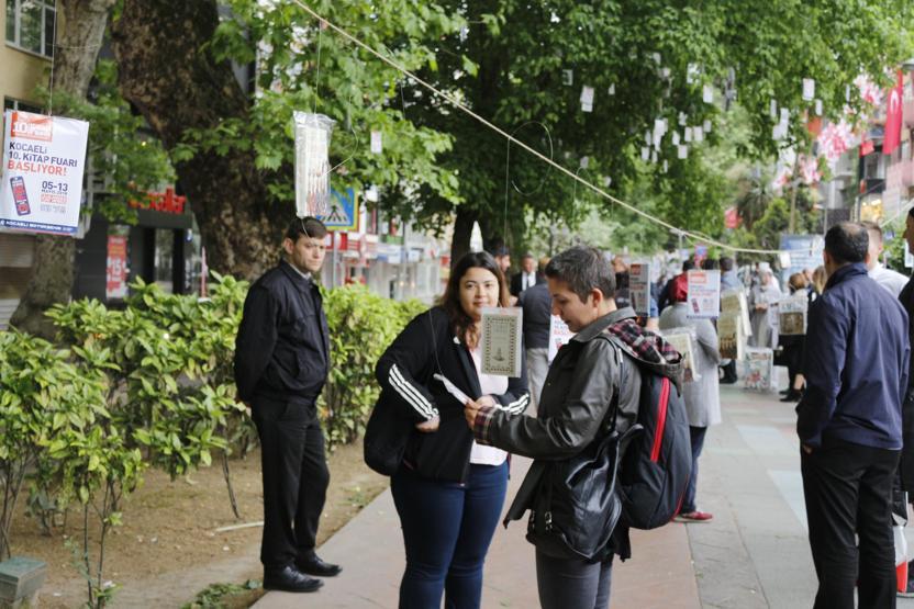İzmitte ağaçlar kitap açtı