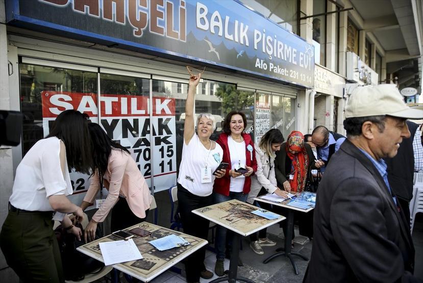 100 bin imza için akın ettiler