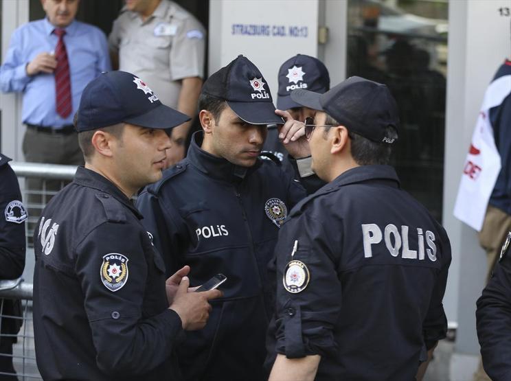 100 bin imza için akın ettiler