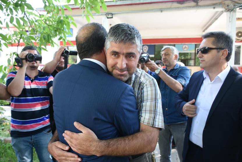 Yunanistanın gözaltına aldığı kepçe operatörü Türkiyede