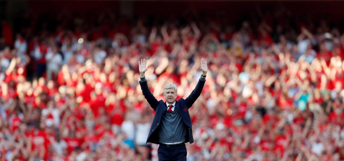 Maç bittiğinde Arsene Wenger kravatını çıkarttı ve...
