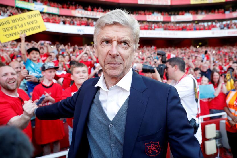 Maç bittiğinde Arsene Wenger kravatını çıkarttı ve...