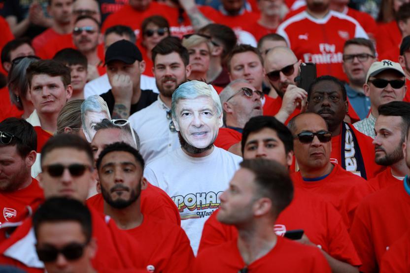 Maç bittiğinde Arsene Wenger kravatını çıkarttı ve...