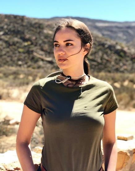 Fahriye Evcen ve Burak Özçivitin pozuna eleştiri