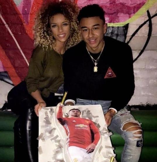 Jena Frumes Instagramı yıktı geçti