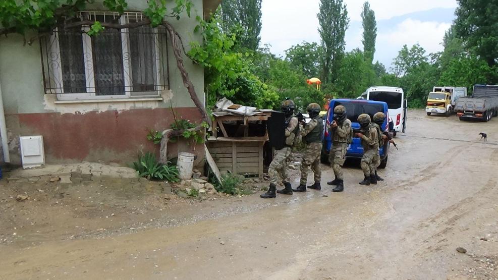 Uyuşturucu tacirlerine şafak operasyonu: 59 gözaltı