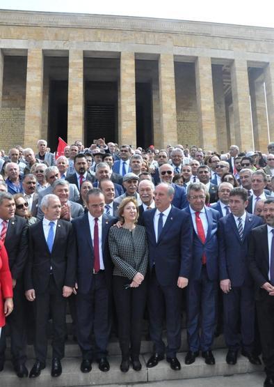 Muharrem İnce, Anıtkabiri ziyaret etti
