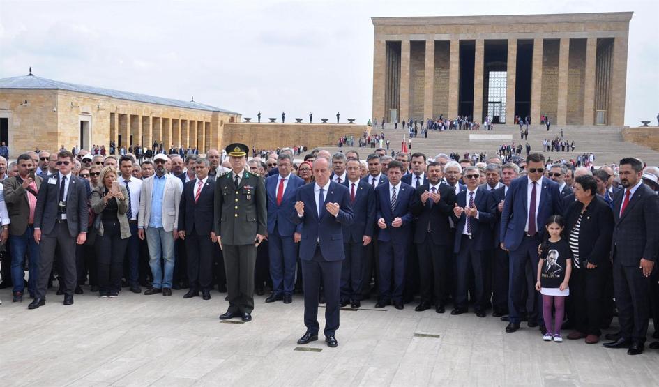 Muharrem İnce, Anıtkabiri ziyaret etti
