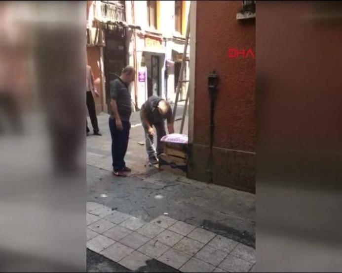 Taksimi arılar bastı