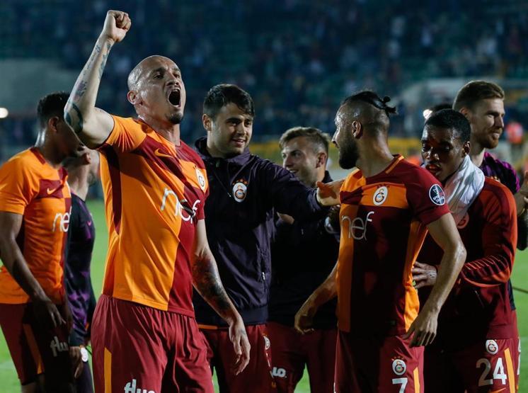 Şampiyonluğa oynayan takımların oranları açıklandı