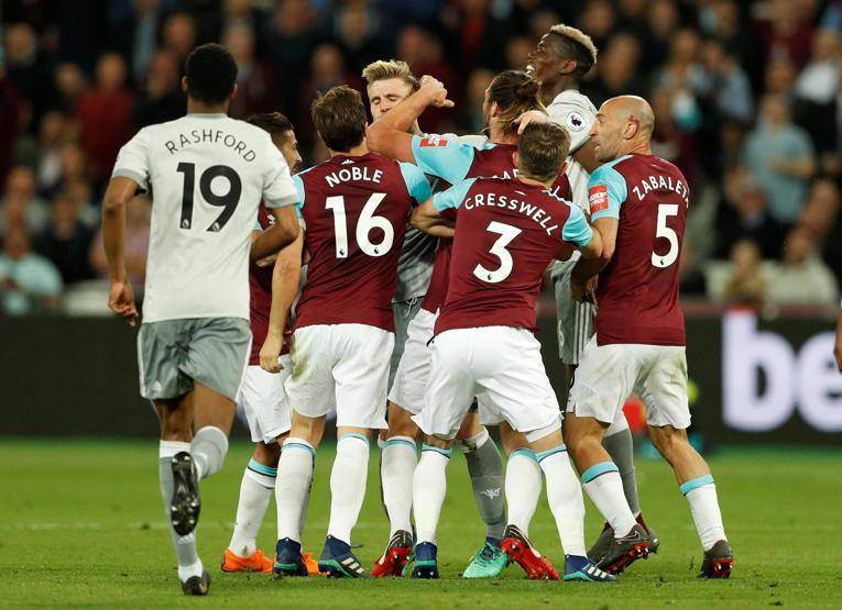 Mark Noble, Pogbanın dişini çekmeye çalıştı