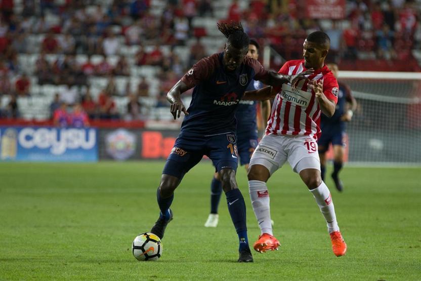 Antalya kaçırdı Başakşehir attı