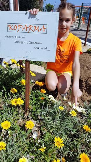Pazarcı tezgahında kahkaha attıran etiketler