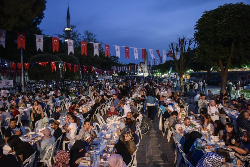 İstanbulda ilk İftar heyecanı