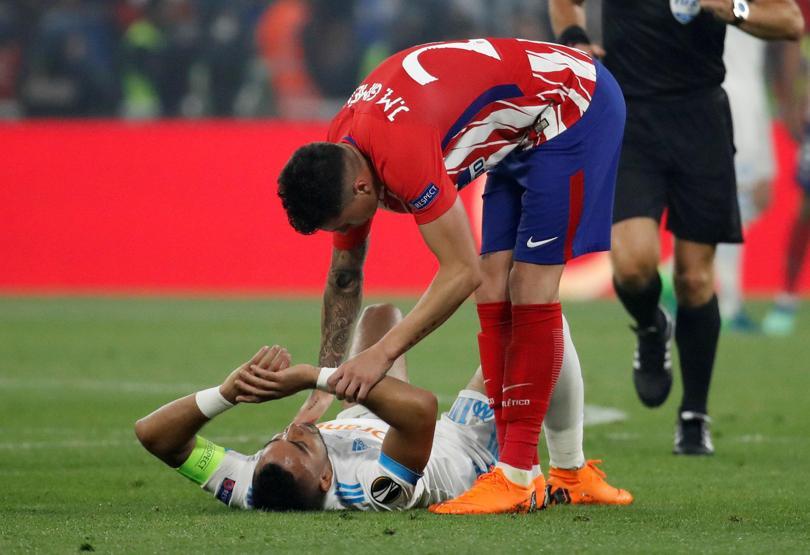 Griezmann, ağlayan Dimitri Payeti öperek teselli etti