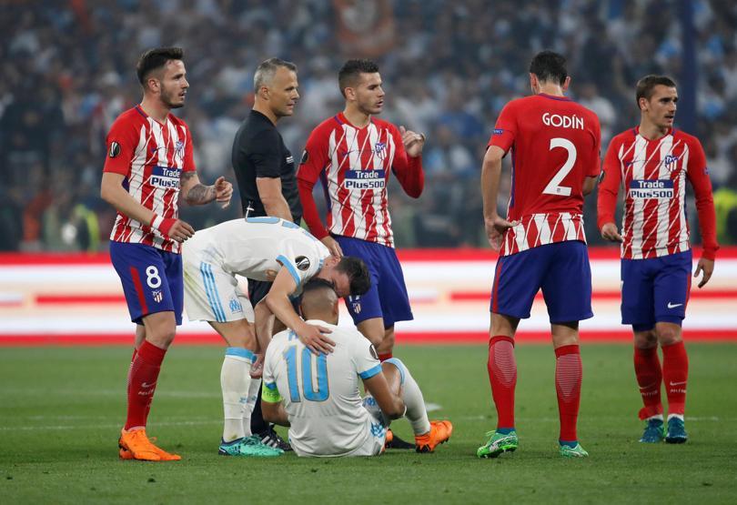 Griezmann, ağlayan Dimitri Payeti öperek teselli etti