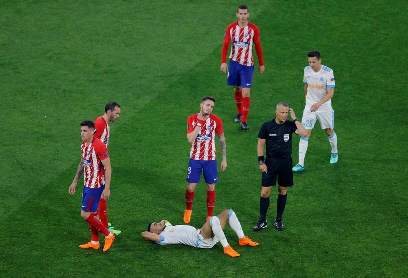 Griezmann, ağlayan Dimitri Payeti öperek teselli etti