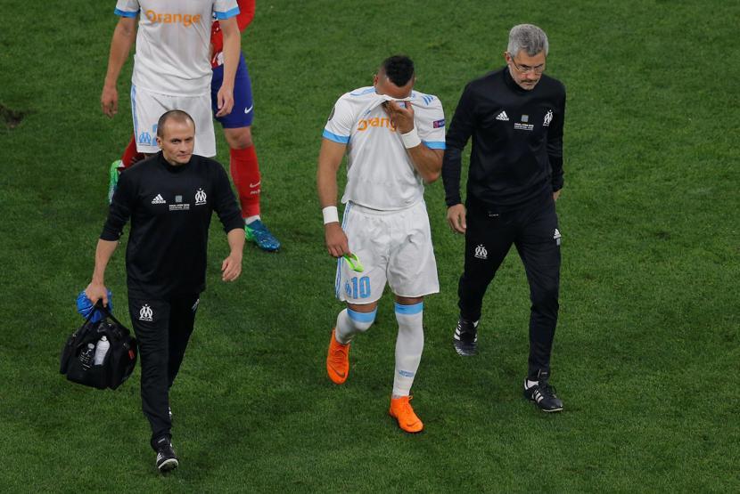 Griezmann, ağlayan Dimitri Payeti öperek teselli etti