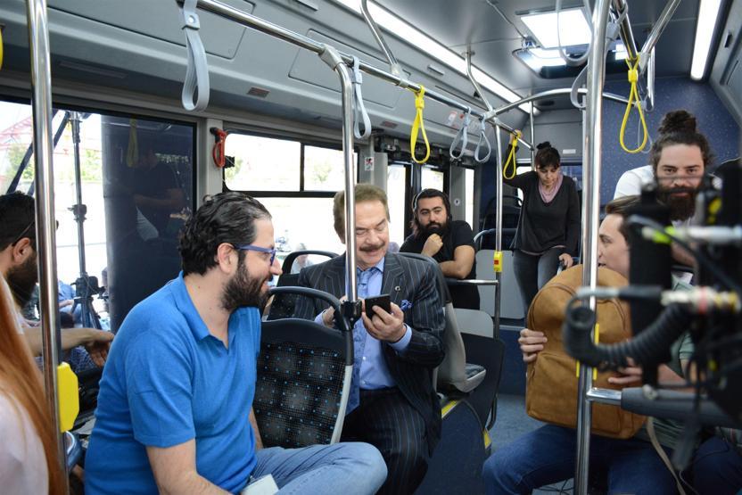 Gencebay reklam filminde oynadı sosyal medyada olay oldu