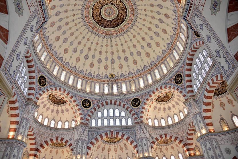 Türkiyenin en büyük camisinin sırları ve şifreleri