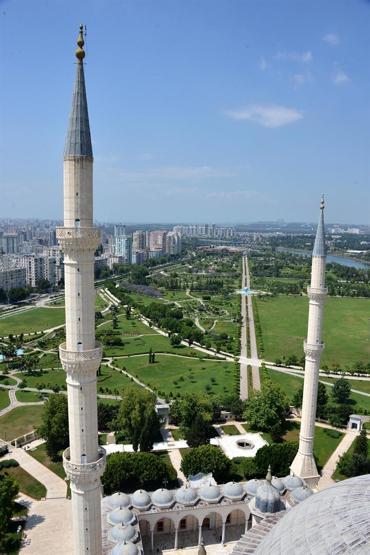Türkiyenin en büyük camisinin sırları ve şifreleri