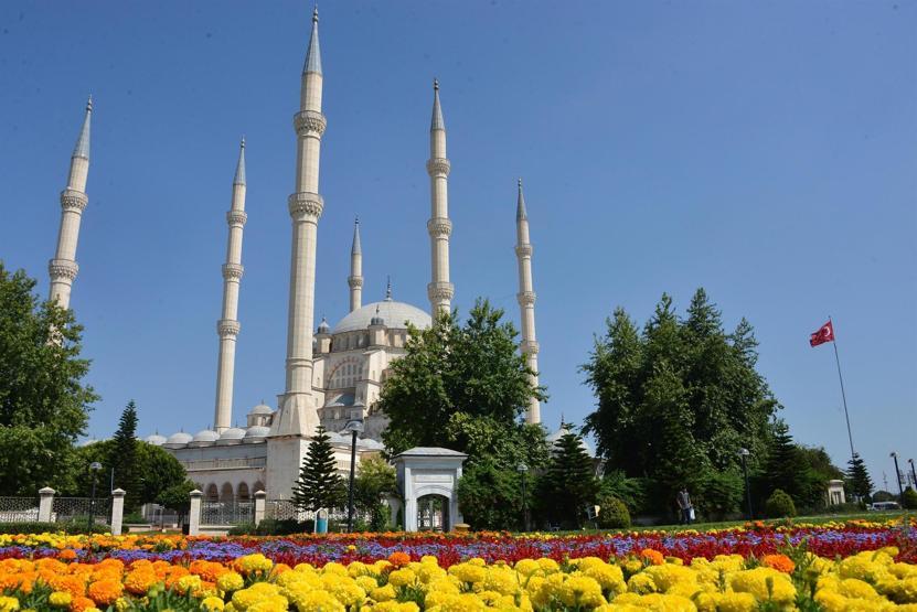 Türkiyenin en büyük camisinin sırları ve şifreleri