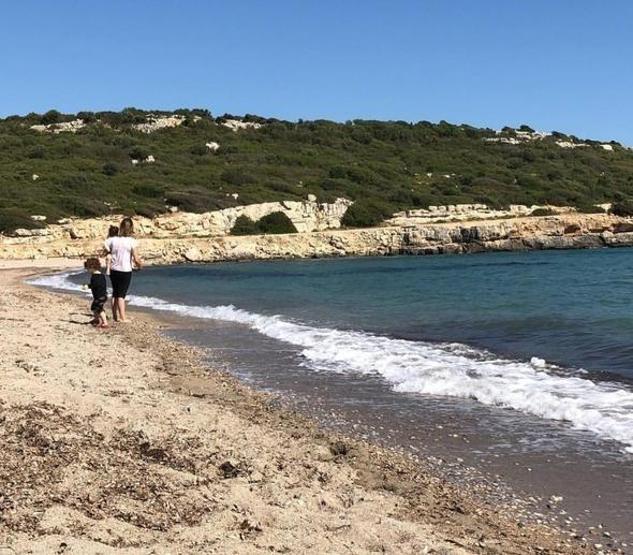 Ayça Bingöl kızlarıyla tatilde