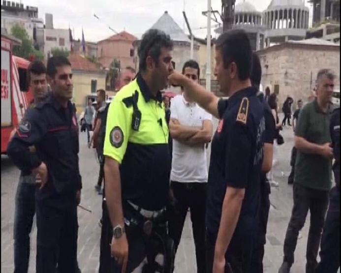 Taksimde polis itfaiyeye ceza kesti