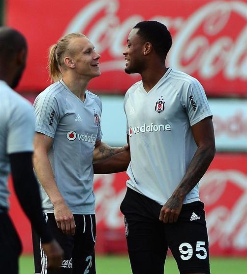 Beşiktaşta 7 futbolcu idmana çıkmadı
