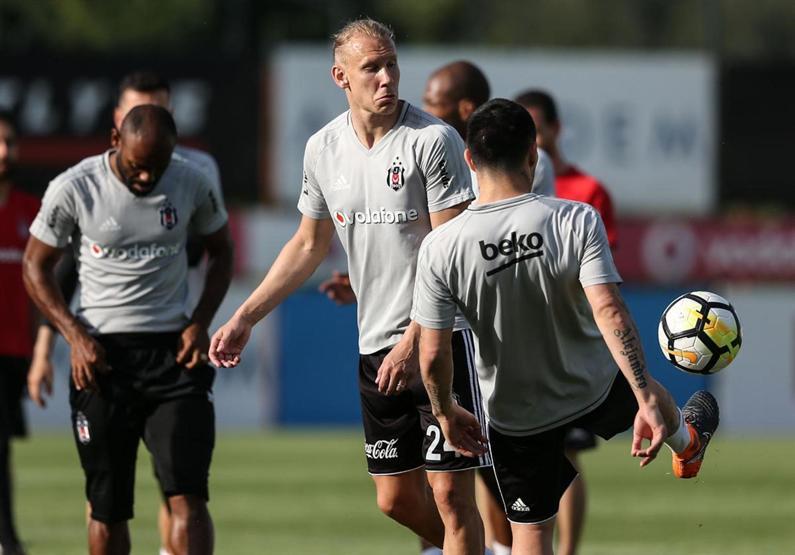Beşiktaşta 7 futbolcu idmana çıkmadı