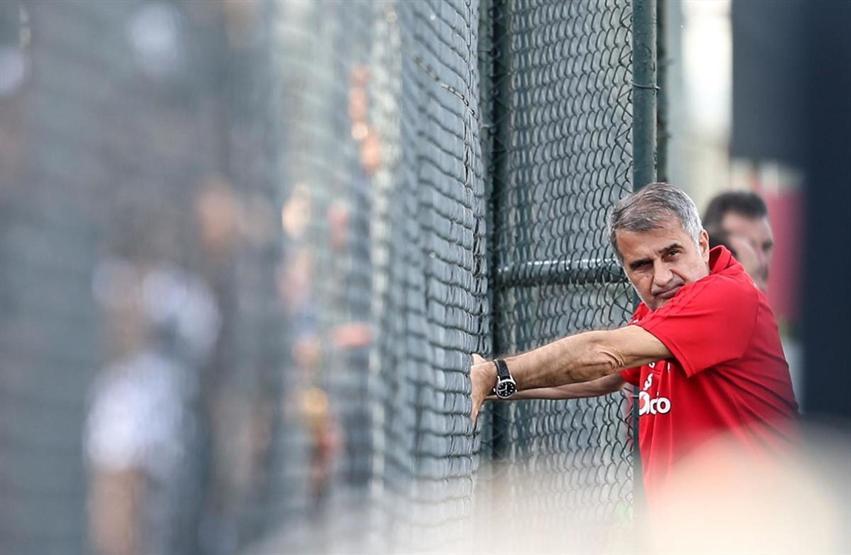 Beşiktaşta 7 futbolcu idmana çıkmadı
