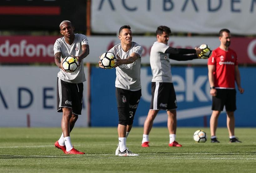 Beşiktaşta 7 futbolcu idmana çıkmadı