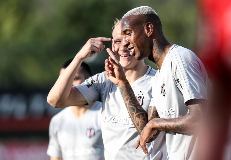Beşiktaşta 7 futbolcu idmana çıkmadı