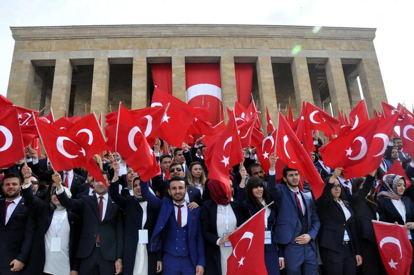 Anıtkabirde 19 Mayıs töreni