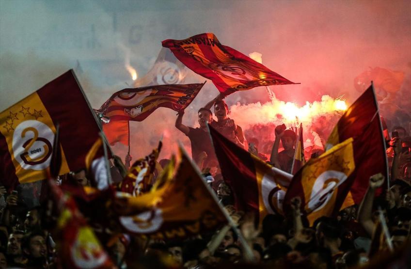 Galatasaray taraftarı şampiyonluk sonrası Floryaya akın etti