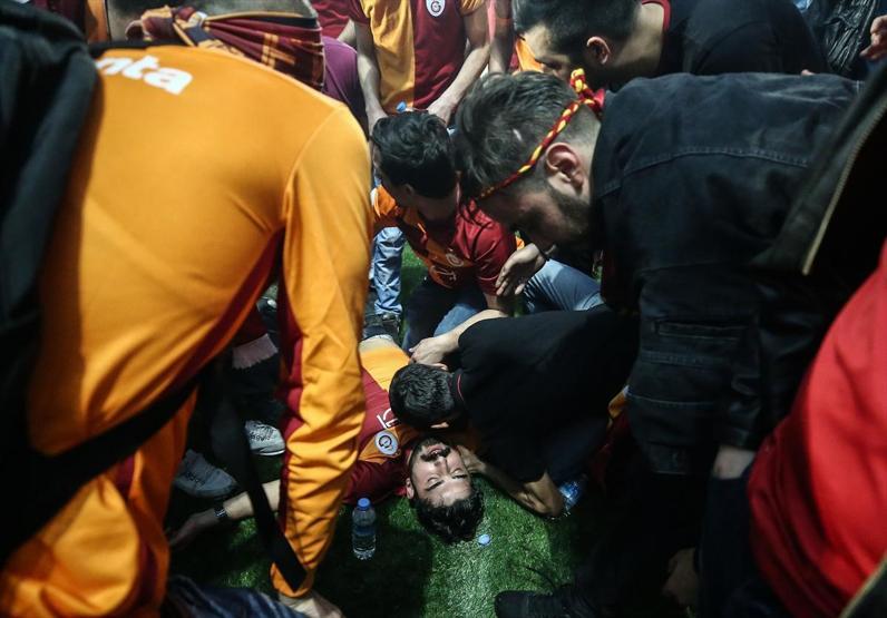 Galatasaray taraftarı şampiyonluk sonrası Floryaya akın etti