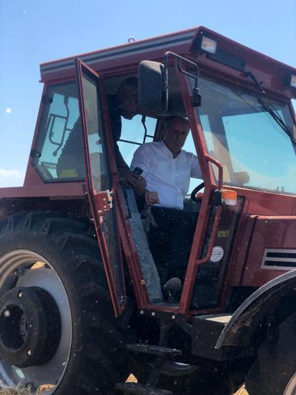 Muharrem İnce traktör sürüp saman balyaladı