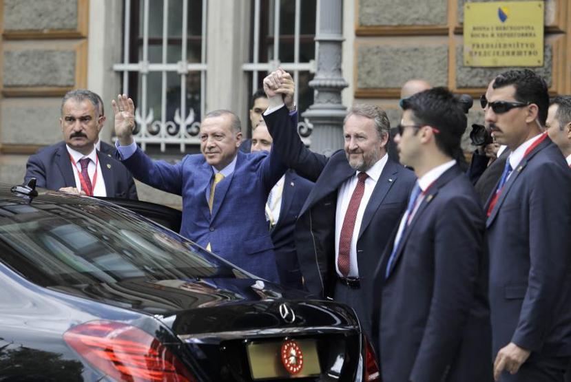 Cumhurbaşkanı Erdoğan, İzzetbegovic ile bir araya geldi