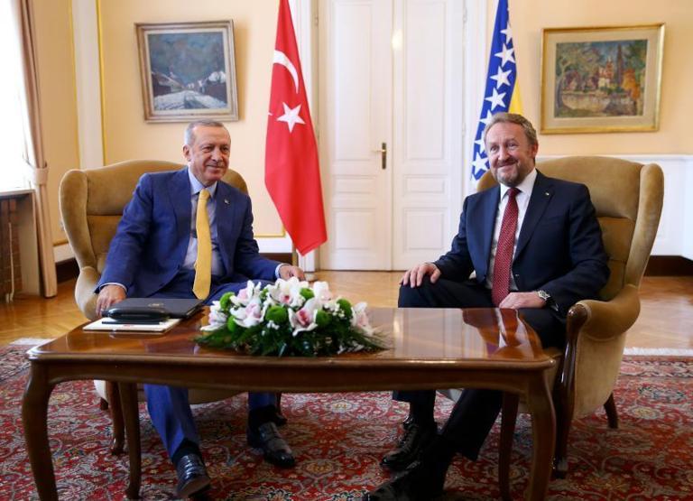 Cumhurbaşkanı Erdoğan, İzzetbegovic ile bir araya geldi