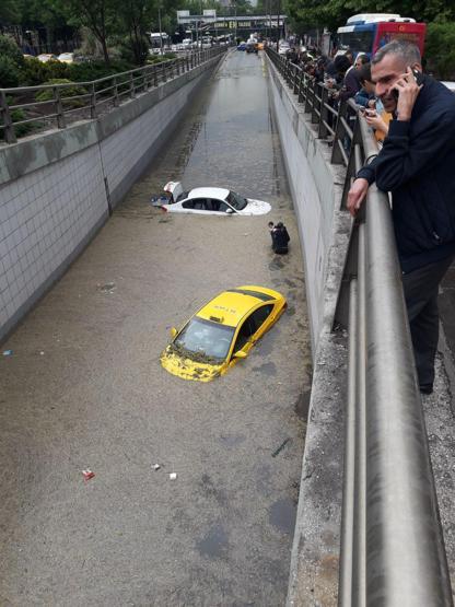 Son dakika... Ankarada şiddetli yağış. Alt geçitte mahsur kaldılar
