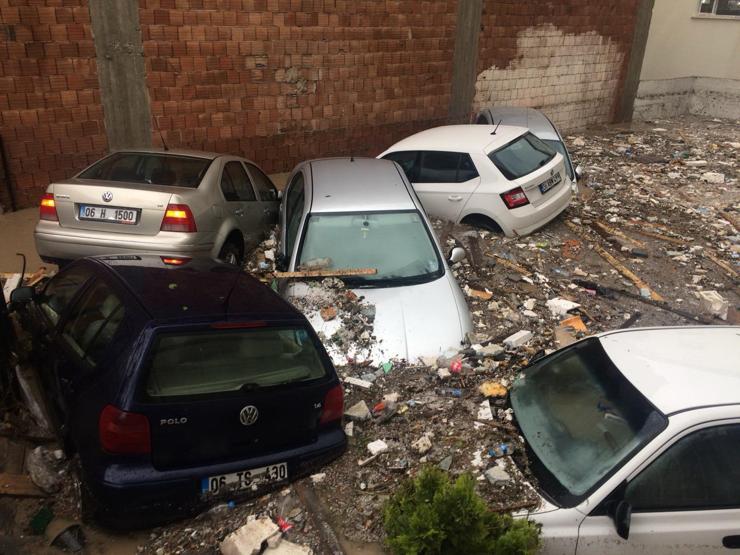 Son dakika... Ankarada şiddetli yağış. Alt geçitte mahsur kaldılar