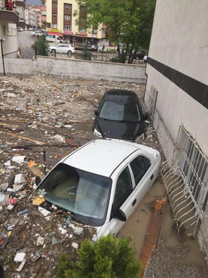 Son dakika... Ankarada şiddetli yağış. Alt geçitte mahsur kaldılar