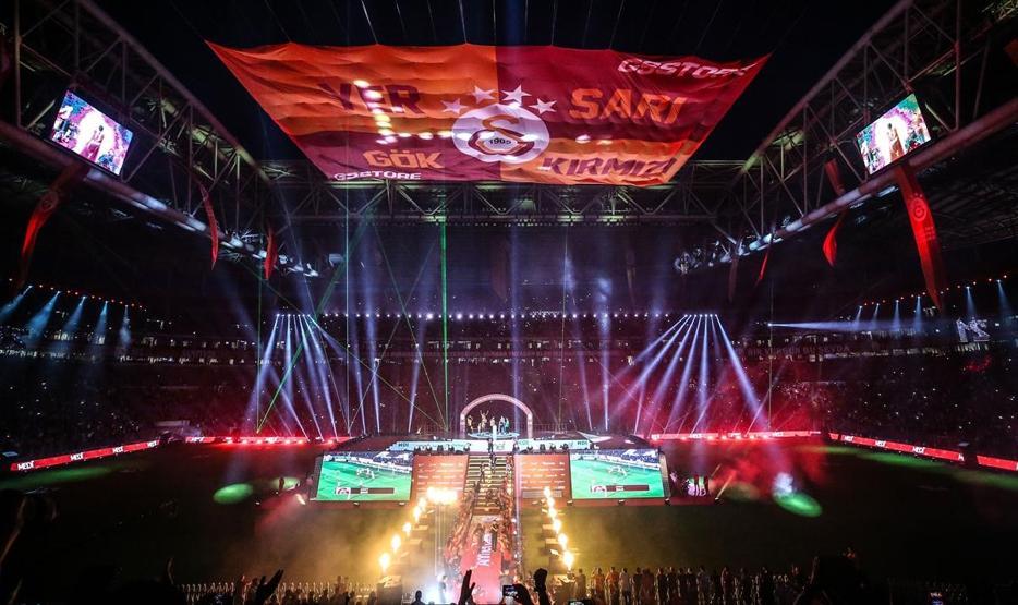 Şampiyon Galatasaray kupasına kavuştu