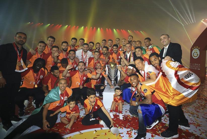 Şampiyon Galatasaray kupasına kavuştu