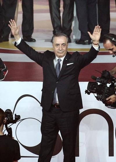 Şampiyon Galatasaray kupasına kavuştu