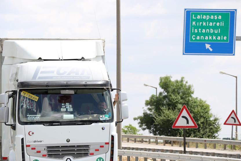 Sınırda çile kuyruğu