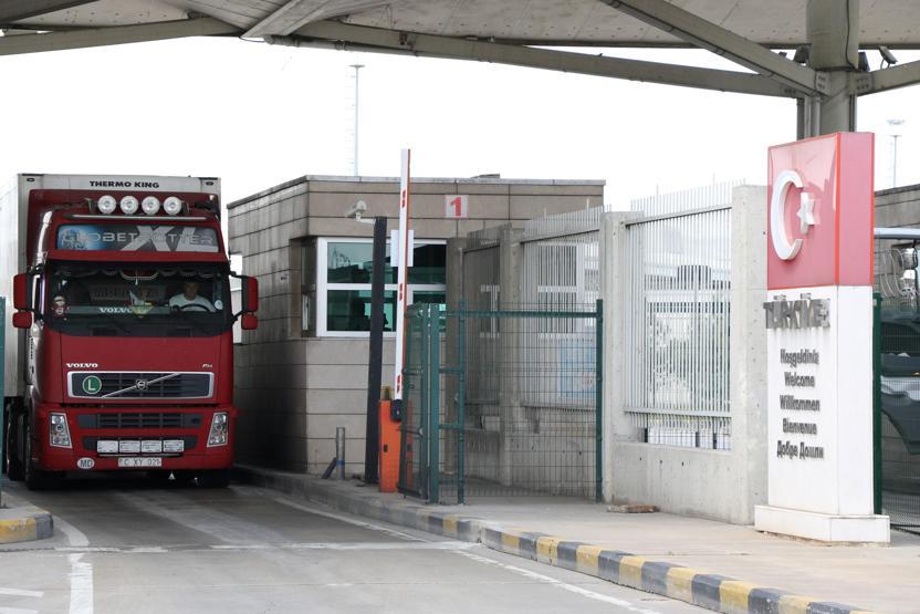 Sınırda çile kuyruğu