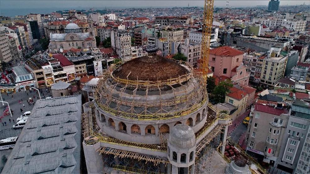Taksim Camiinde son durum: Ana kubbe betonla kapatılıyor