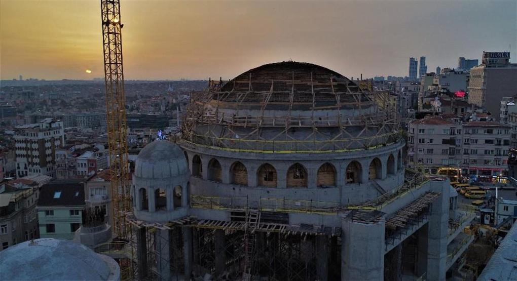 Taksim Camiinde son durum: Ana kubbe betonla kapatılıyor